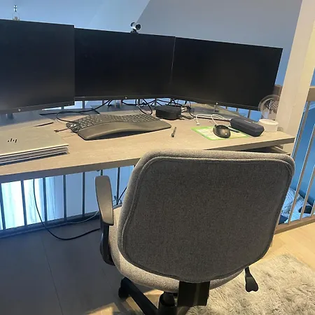 A Bright And Furnished Διαμέρισμα