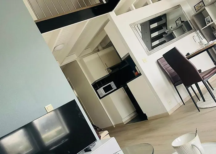 Apartment A Bright And Furnished *